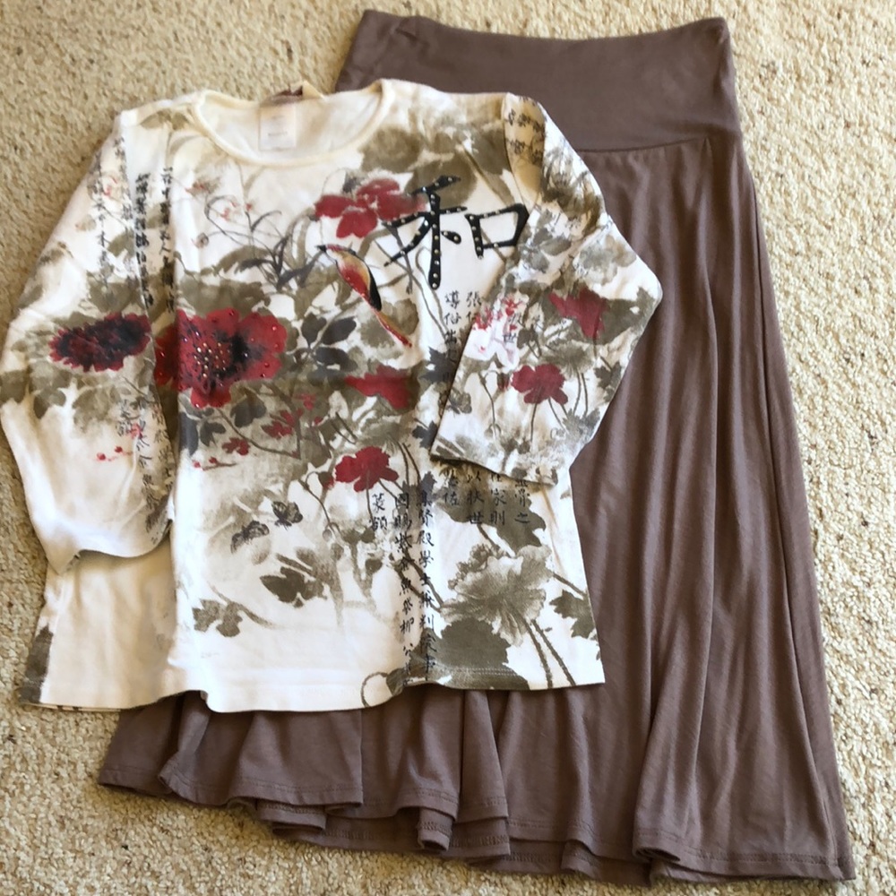 Knit skirt with half sleeve t-shirt